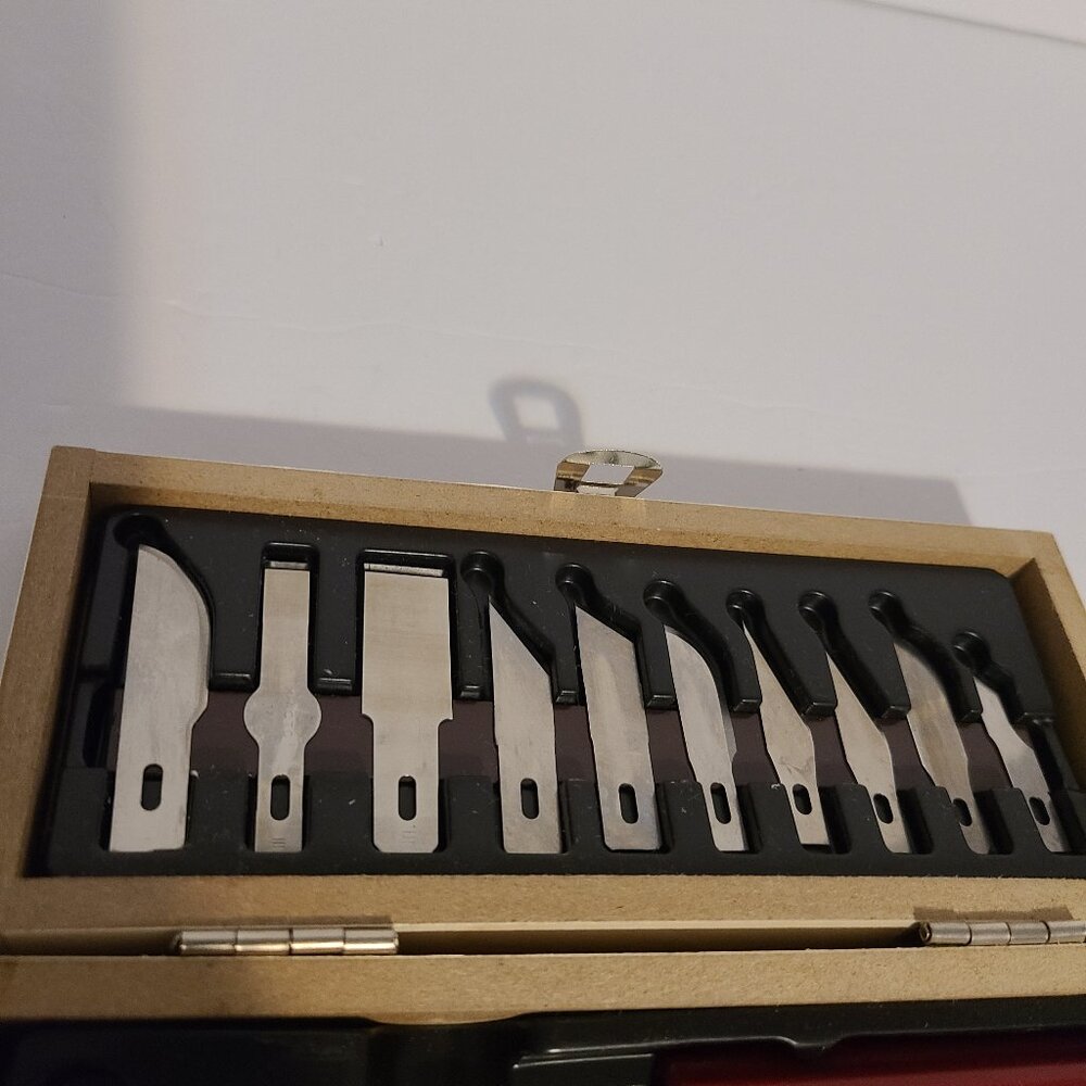 X-ACTO BASIC KNIFE SET-3PRECISION KNIVES-10 PRECISION BLADES-WOODEN CHEST - Picture 7 of 9